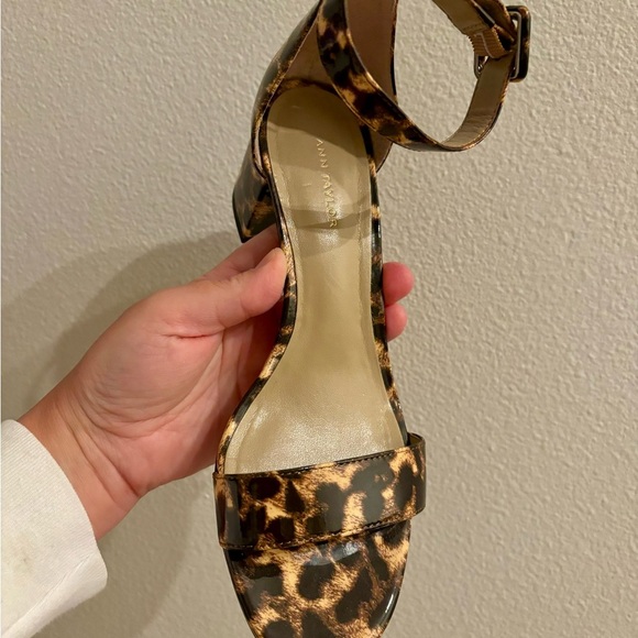 ANN TAYLOR Leopard Print Sandals Block Heel Size 6M Patent Sexy Strappy - Picture 2 of 3